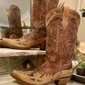 Corral boots